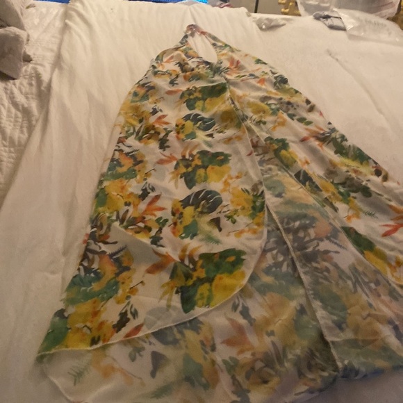 Halter dress with shorts inside - Picture 6 of 12